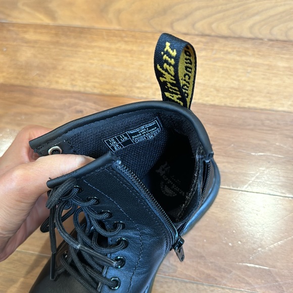 Dr. Martens 1460 Junior Size 11 Combat Boots - Picture 9 of 9